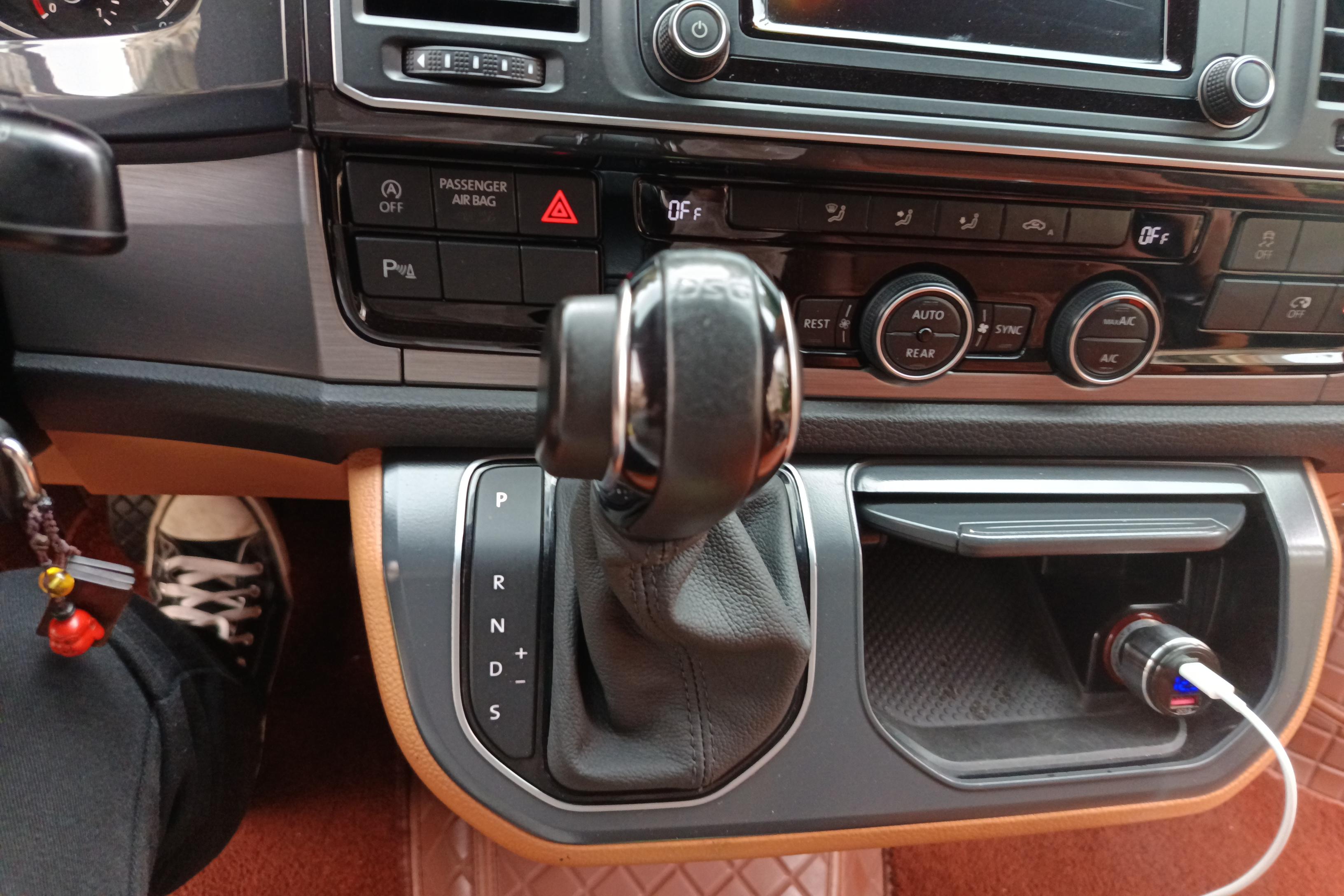 Volkswagen Caravelle 2018 #17 Volkswagen Caravelle 2018 car image #17