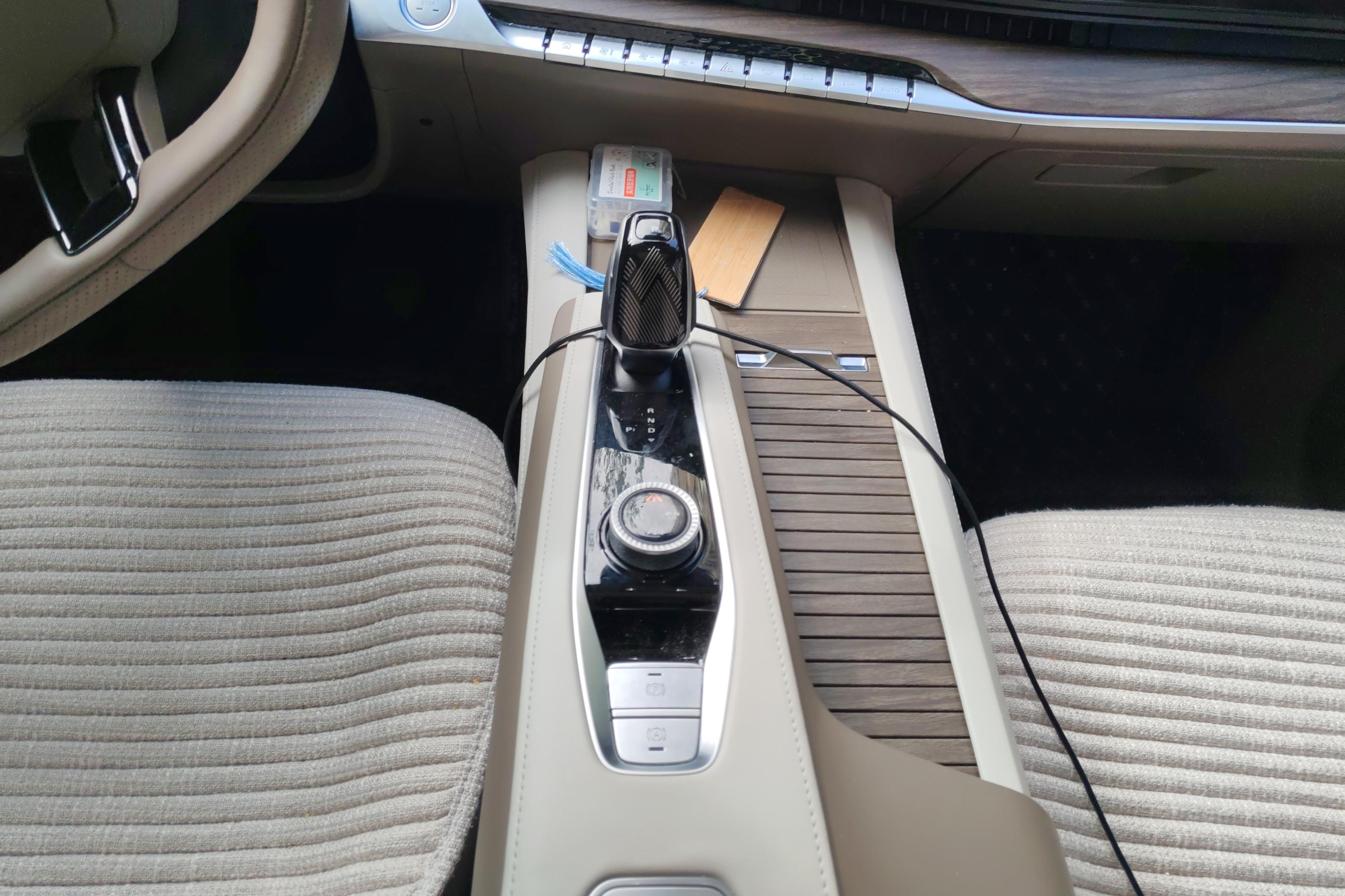 Roewe RX9 2023 imagem de carro #17