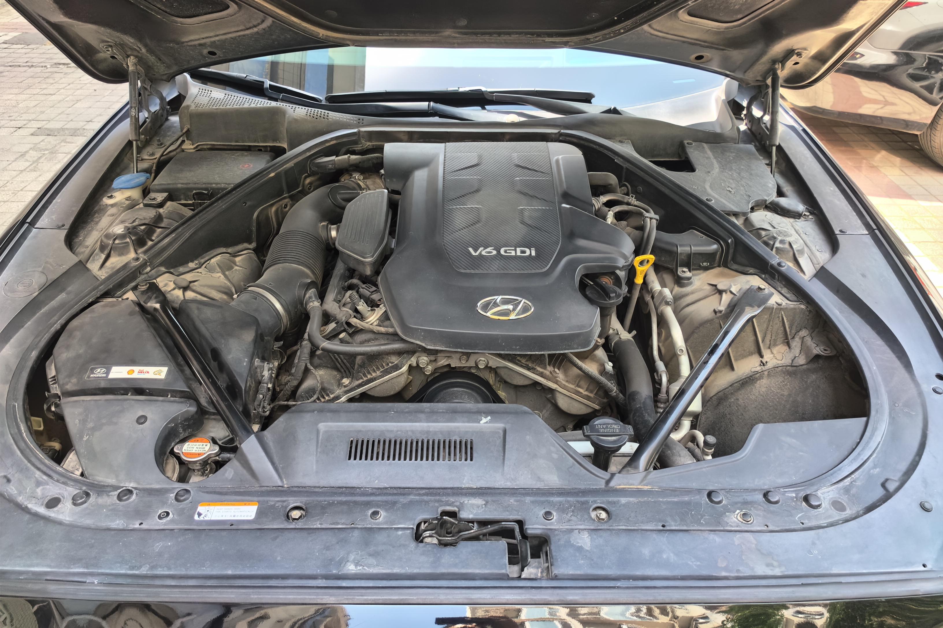 Hyundai Genesis 2015 car image #17