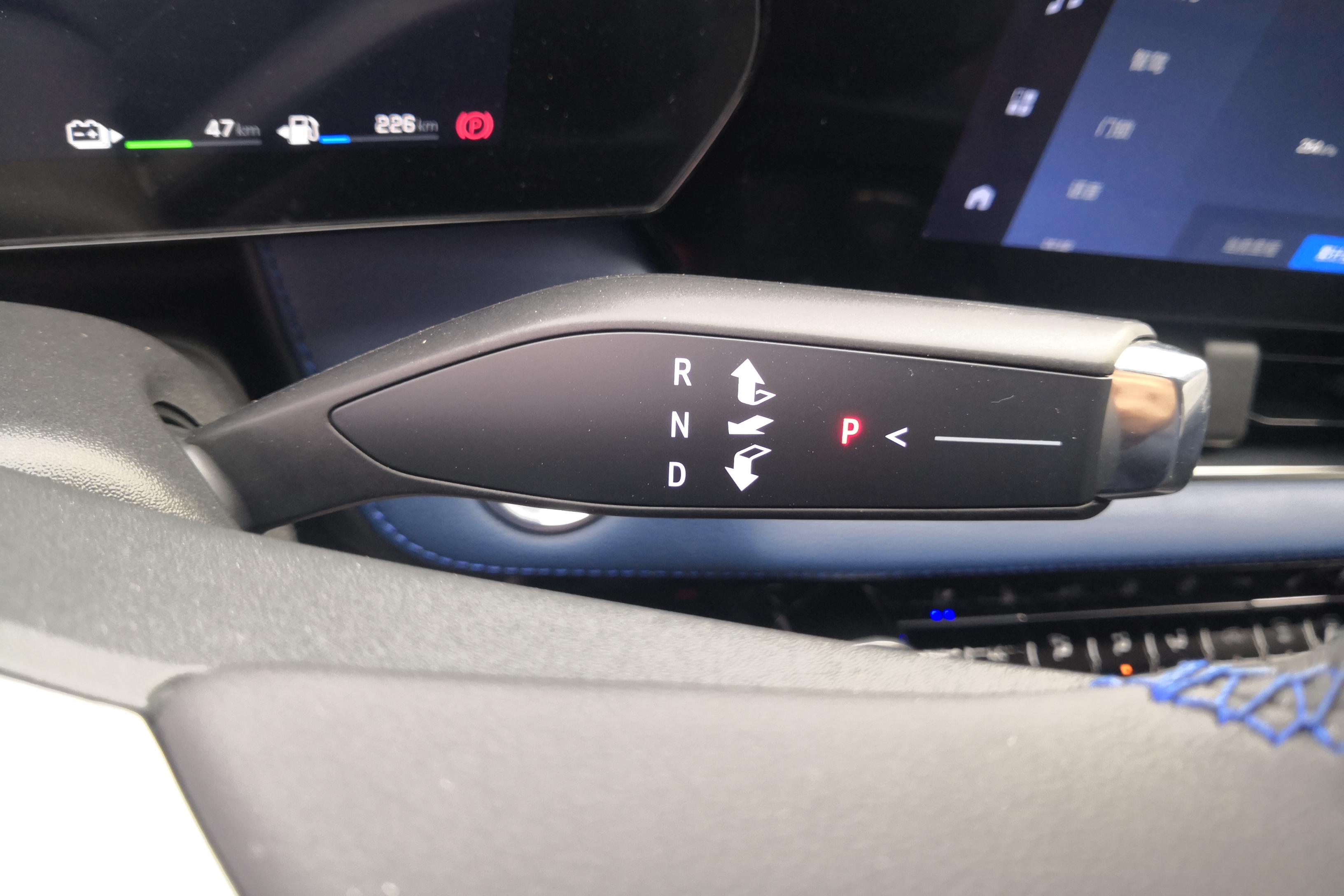 Chevrolet Equinox Plus 2024 car image #17