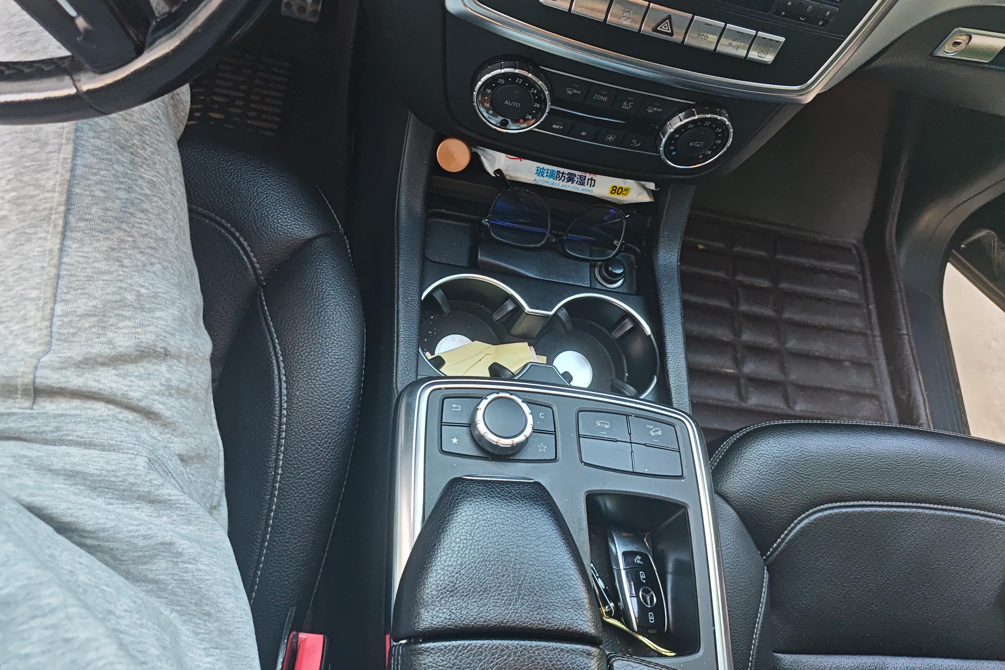 Mercedes-Benz M Class 2015 car image #17