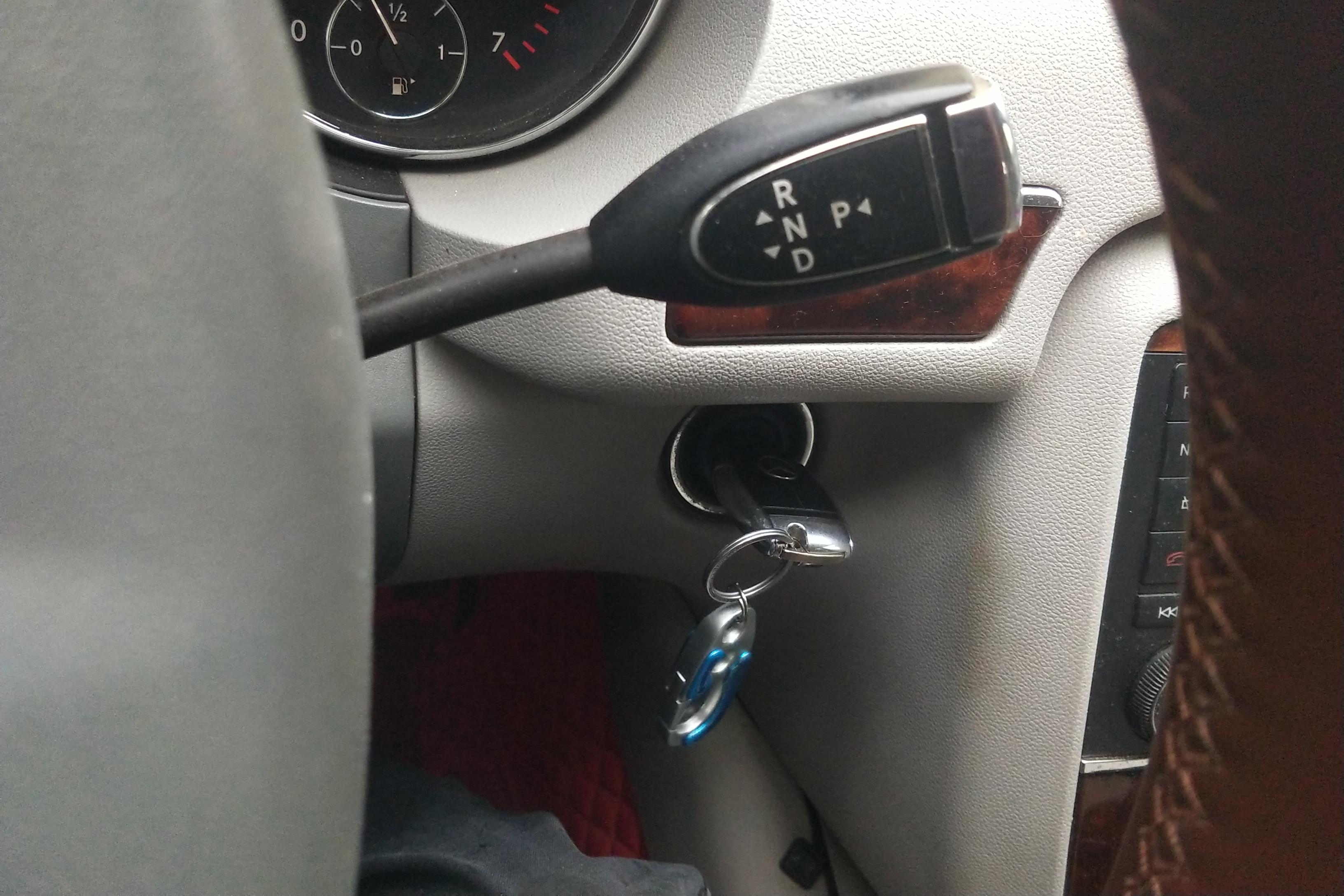 Mercedes-Benz R Class 2009 car image #17