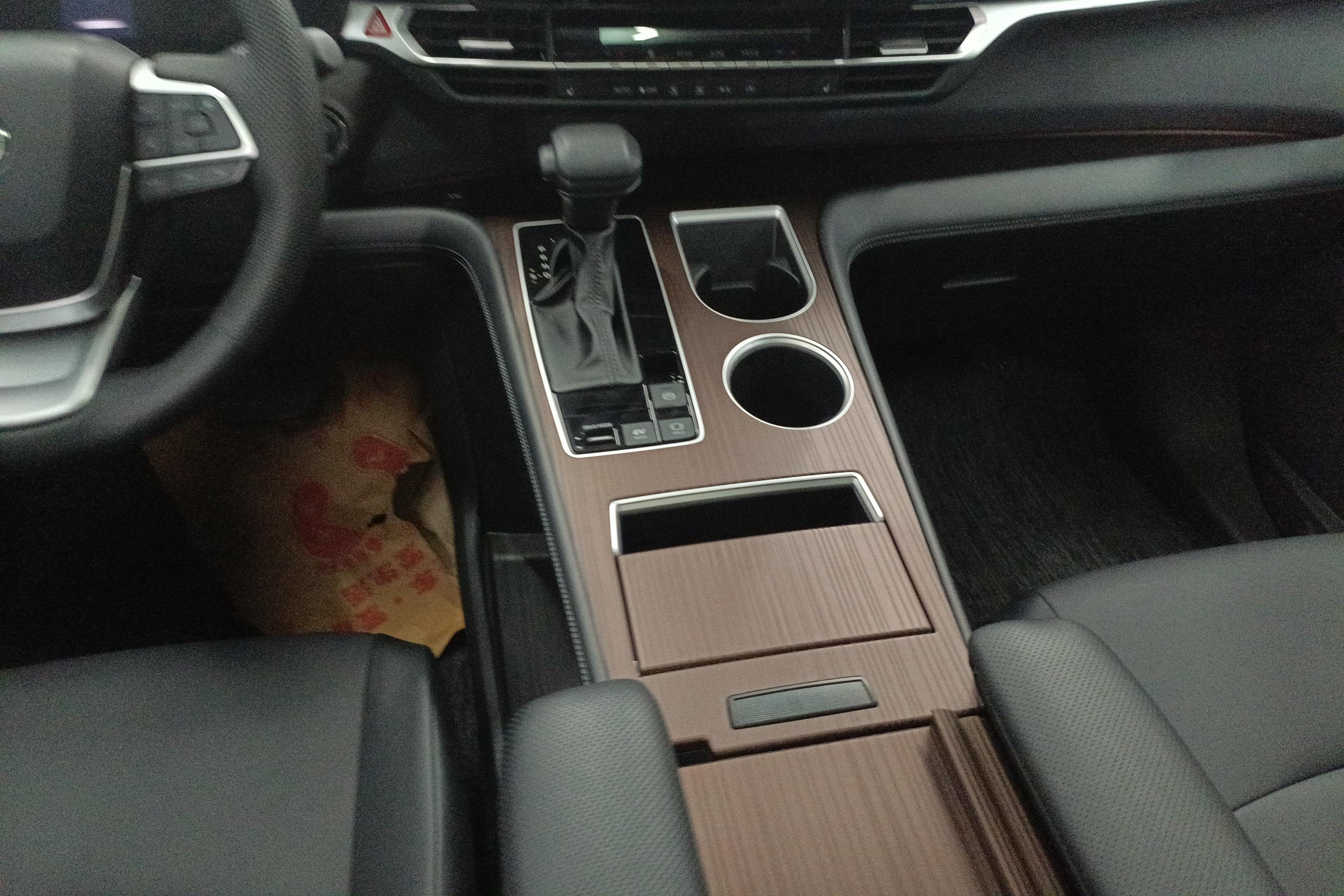 Toyota Granvia 2024 #17 Toyota Granvia 2024 car image #17