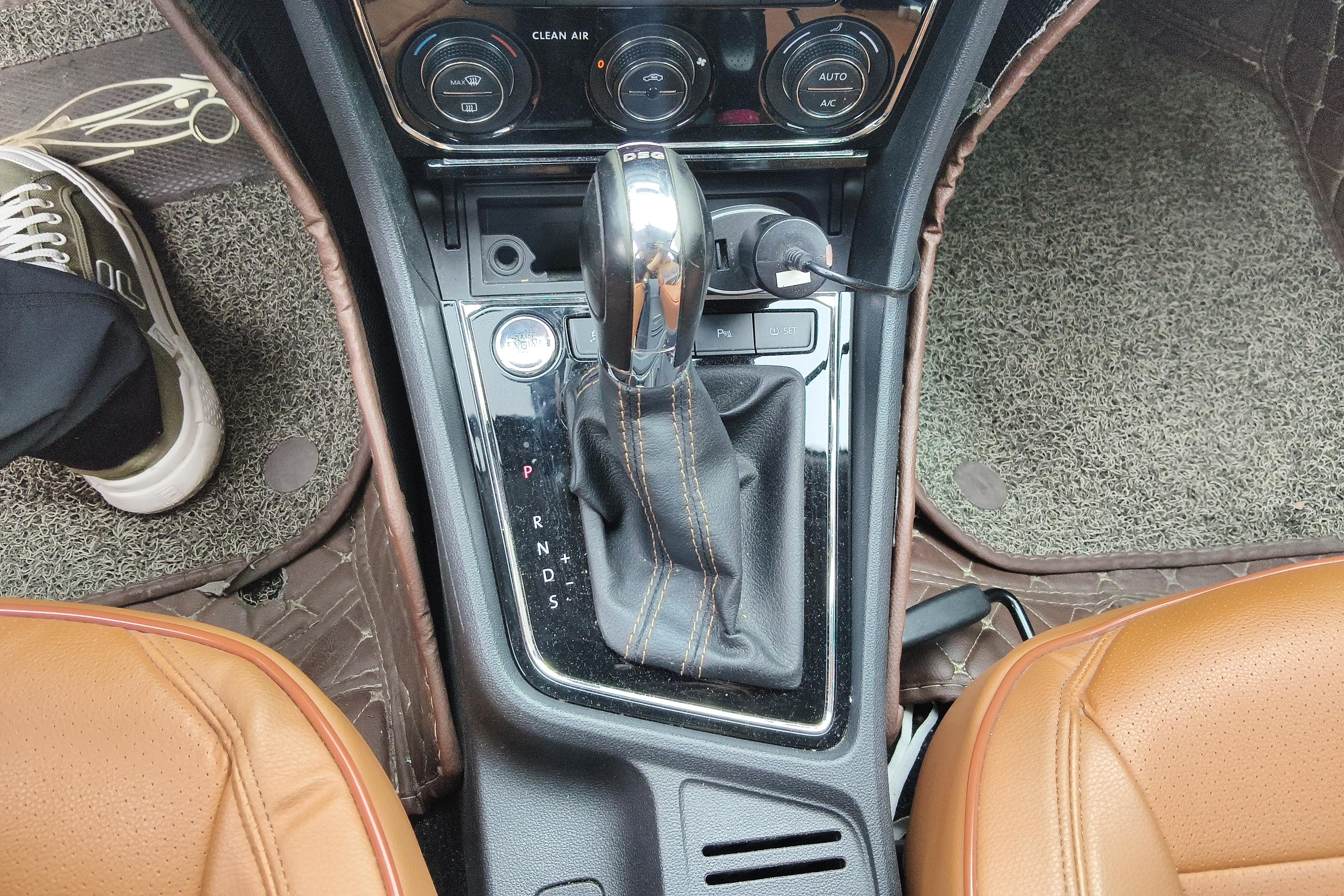 Volkswagen Cross Lavida 2017 immagine di auto #17