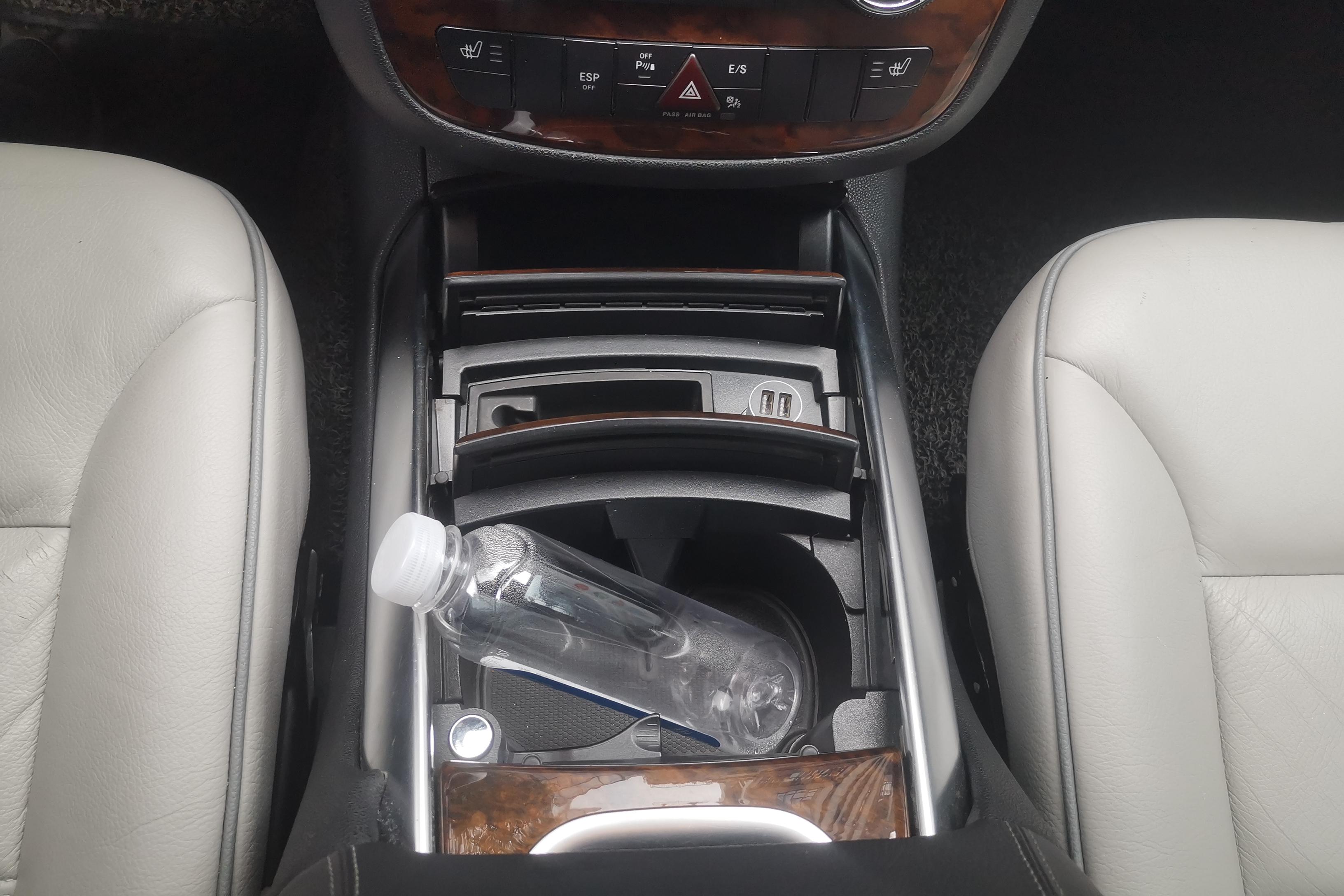 Mercedes-Benz R Class 2011 car image #17