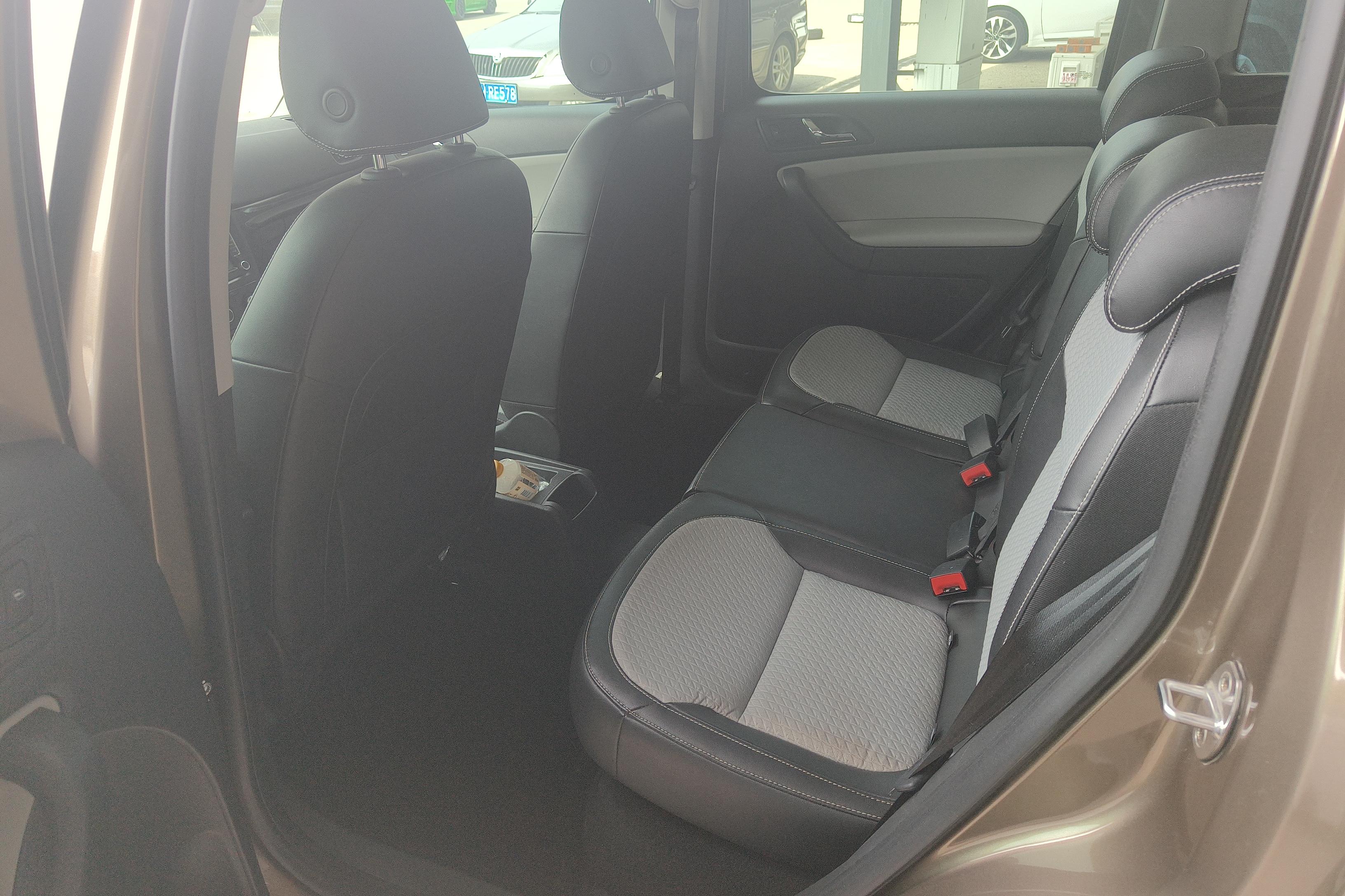 Skoda Yeti 2016 car image #17