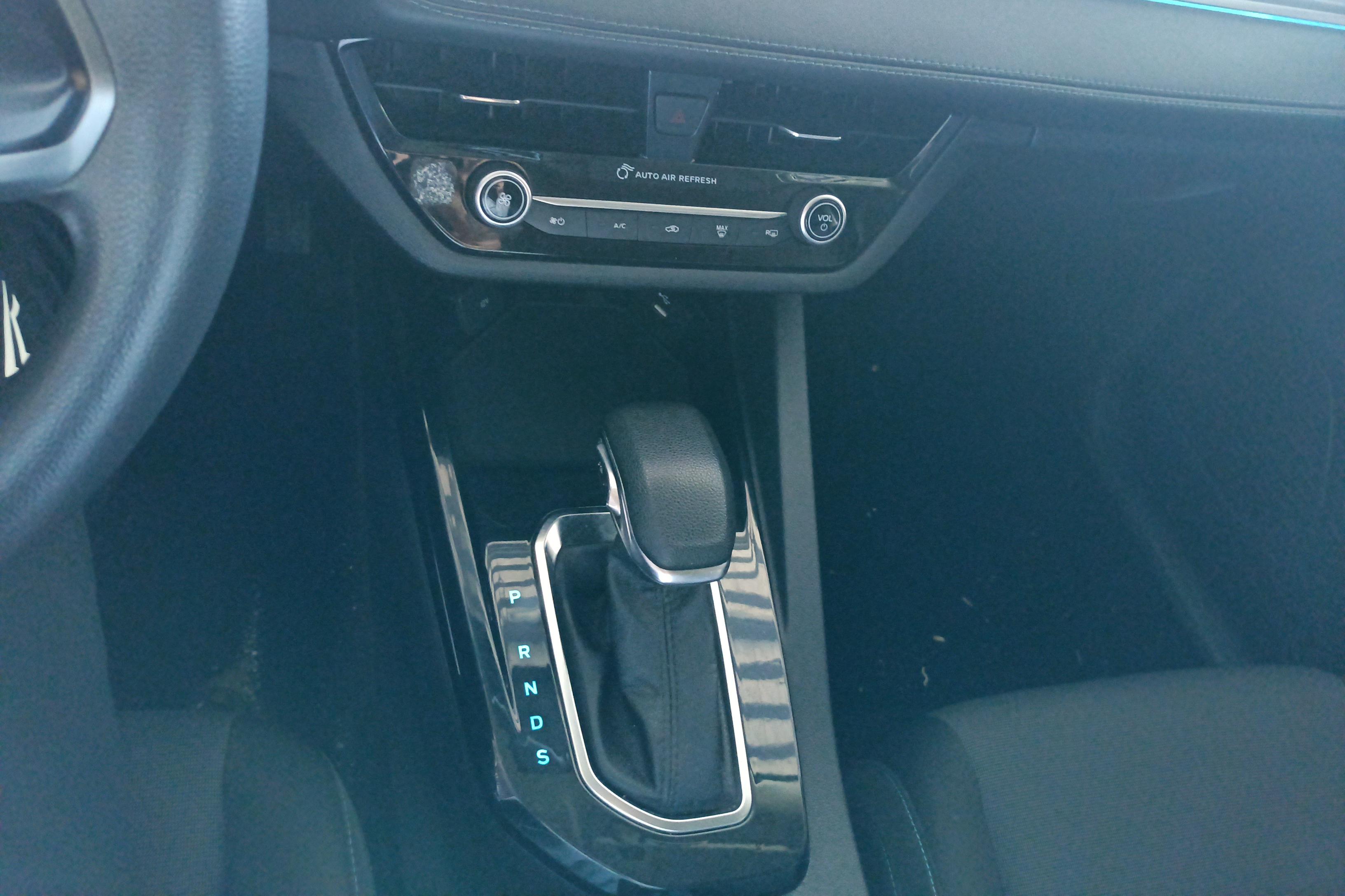 Ford Escort 2021 car image #17