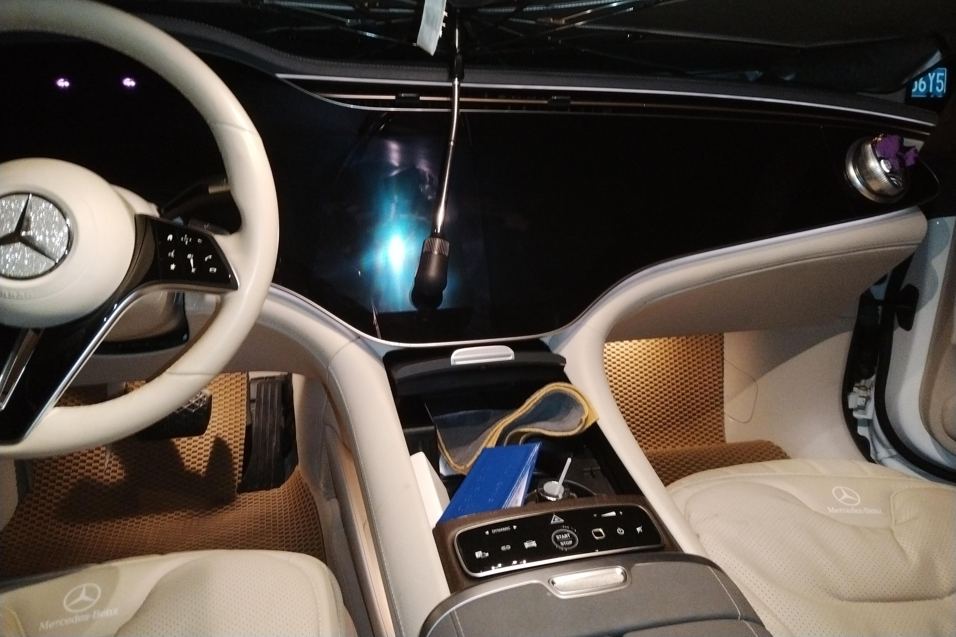 Mercedes-Benz EQS SUV 2022 car image #17