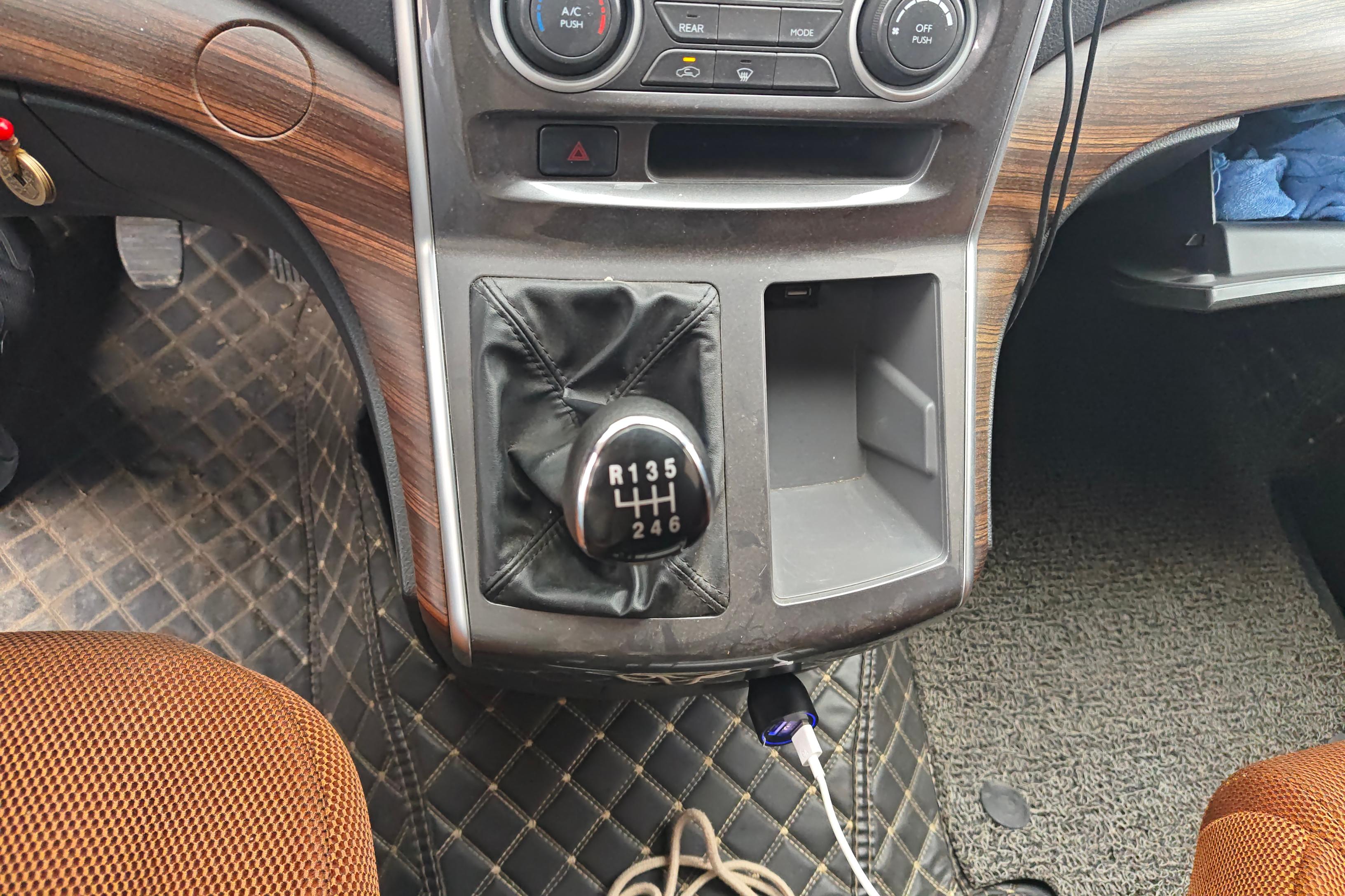 Forthing Lingzhi PLUS 2020 #17 Forthing Lingzhi PLUS 2020 car image #17