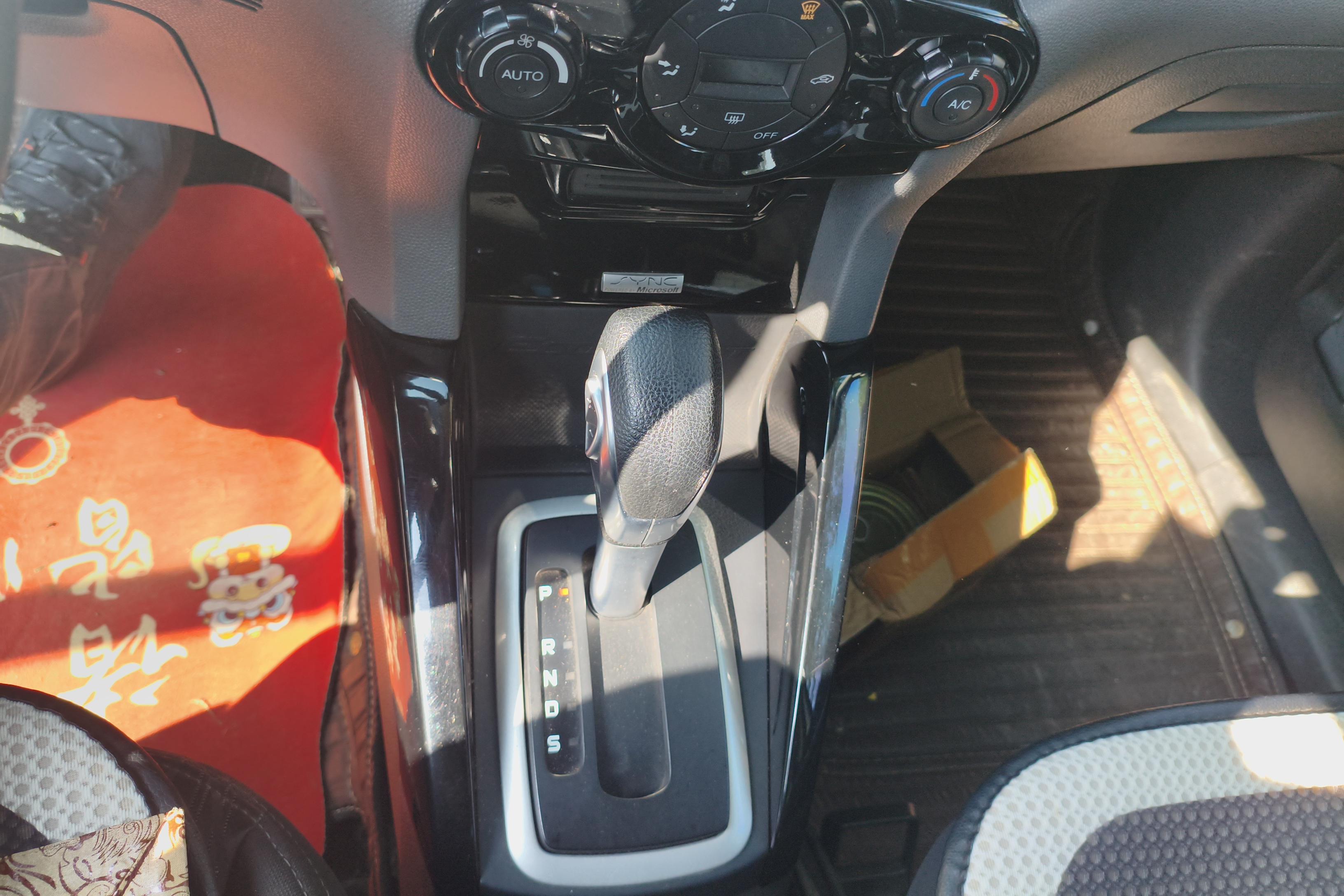 Ford EcoSport 2015 car image #17