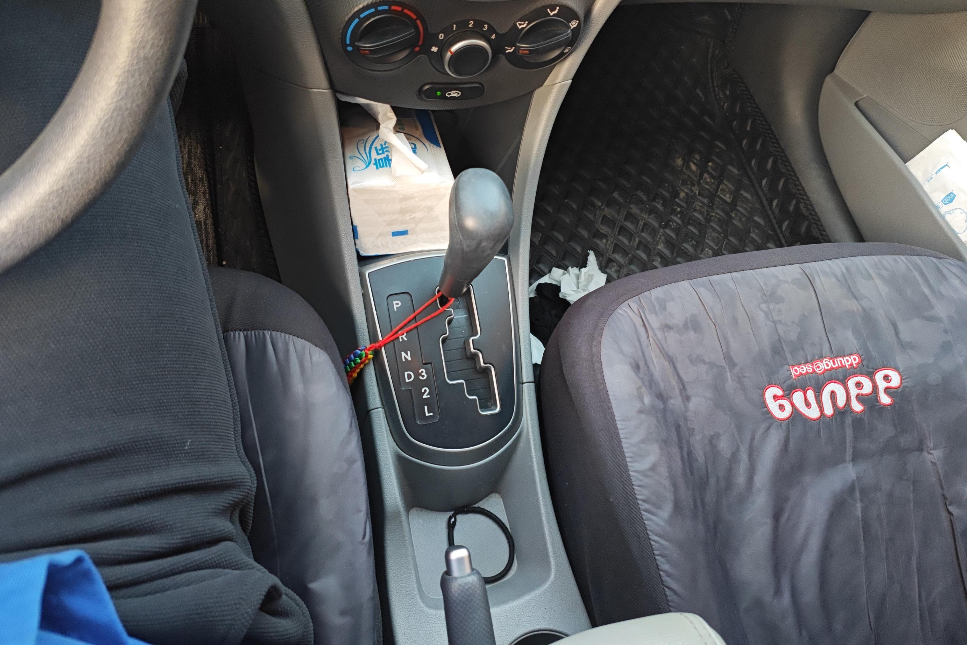 Hyundai Reina 2014 car image #17