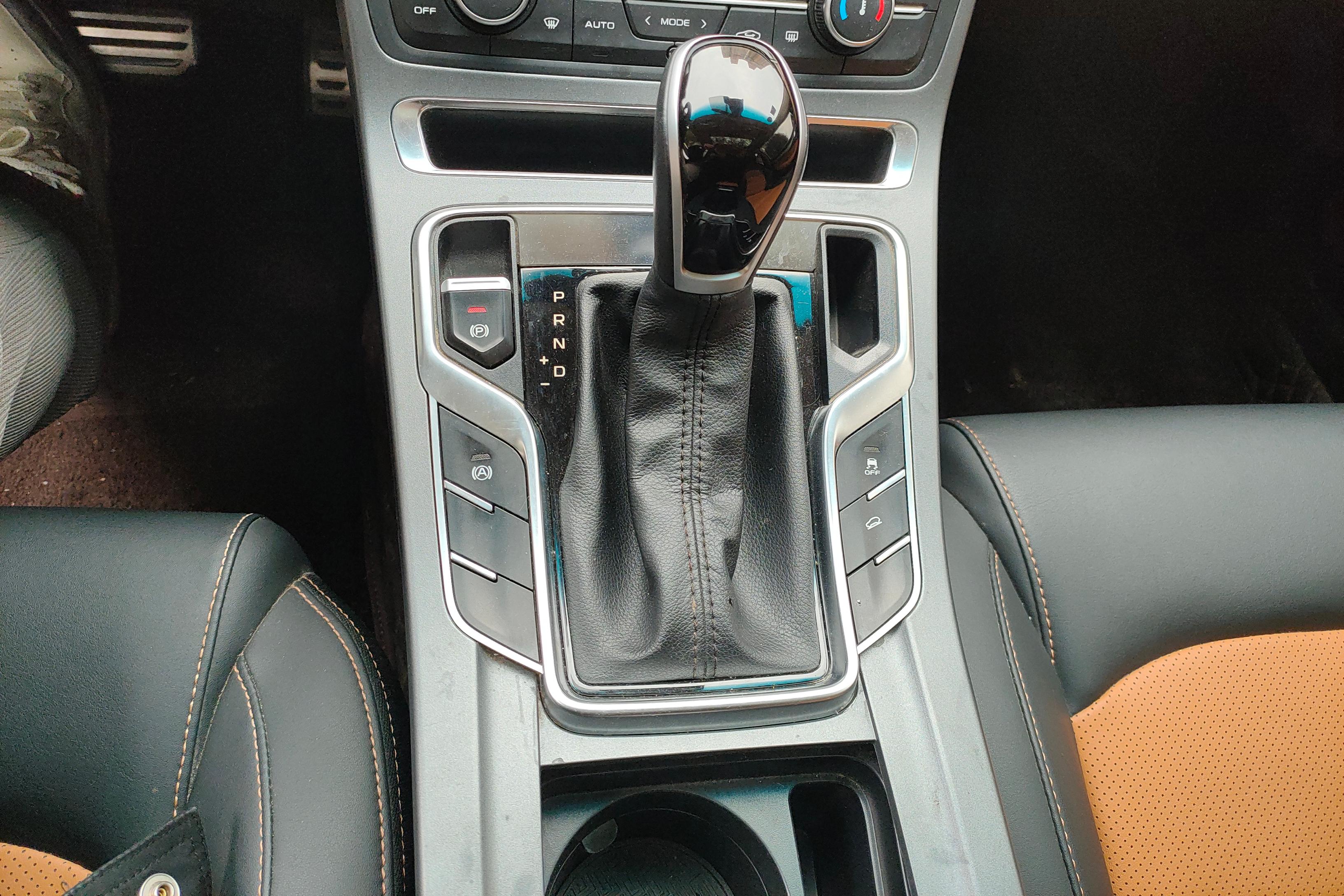 GEELY Vision S1 2019 car image #17