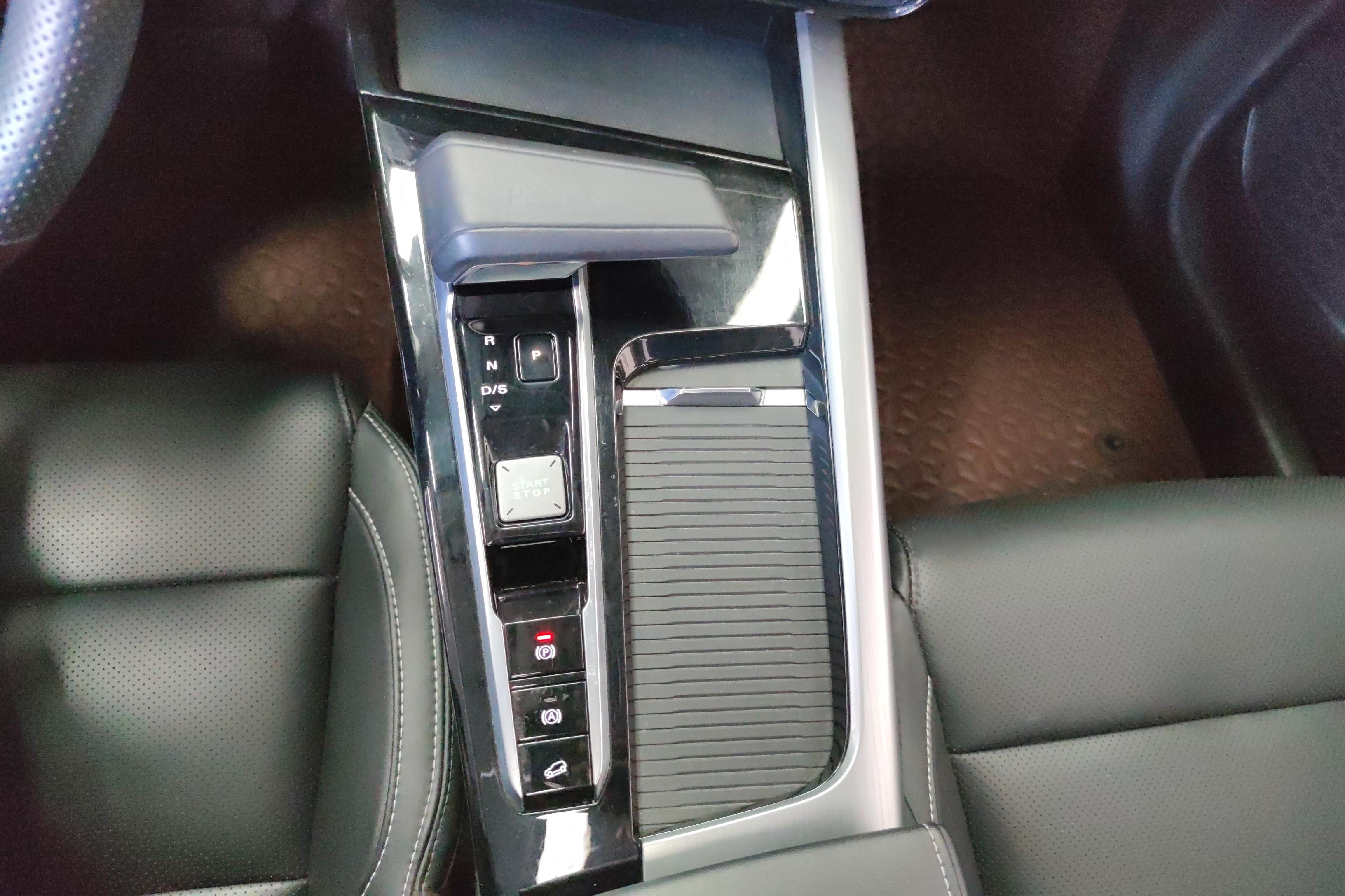 MG ES5 2022 car image #17