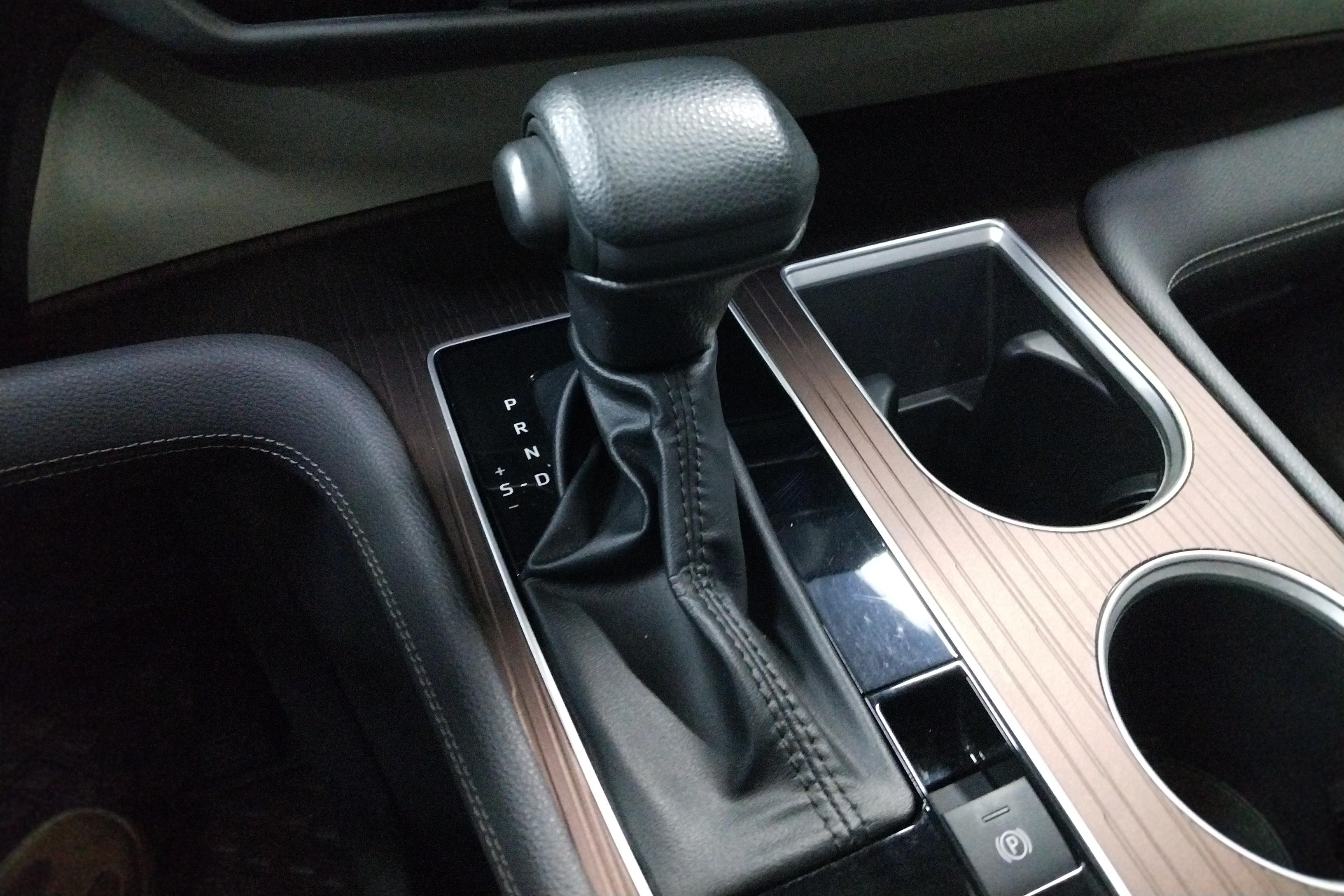 Toyota Granvia 2023 #17 Toyota Granvia 2023 car image #17