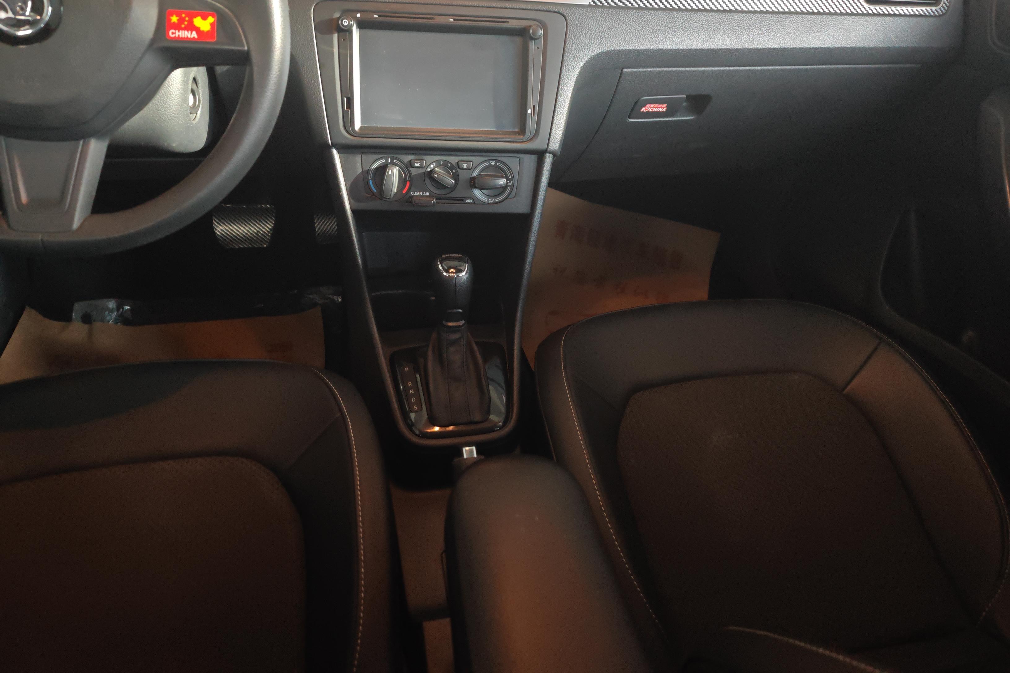 Skoda Rapid Spaceback 2017 car image #17