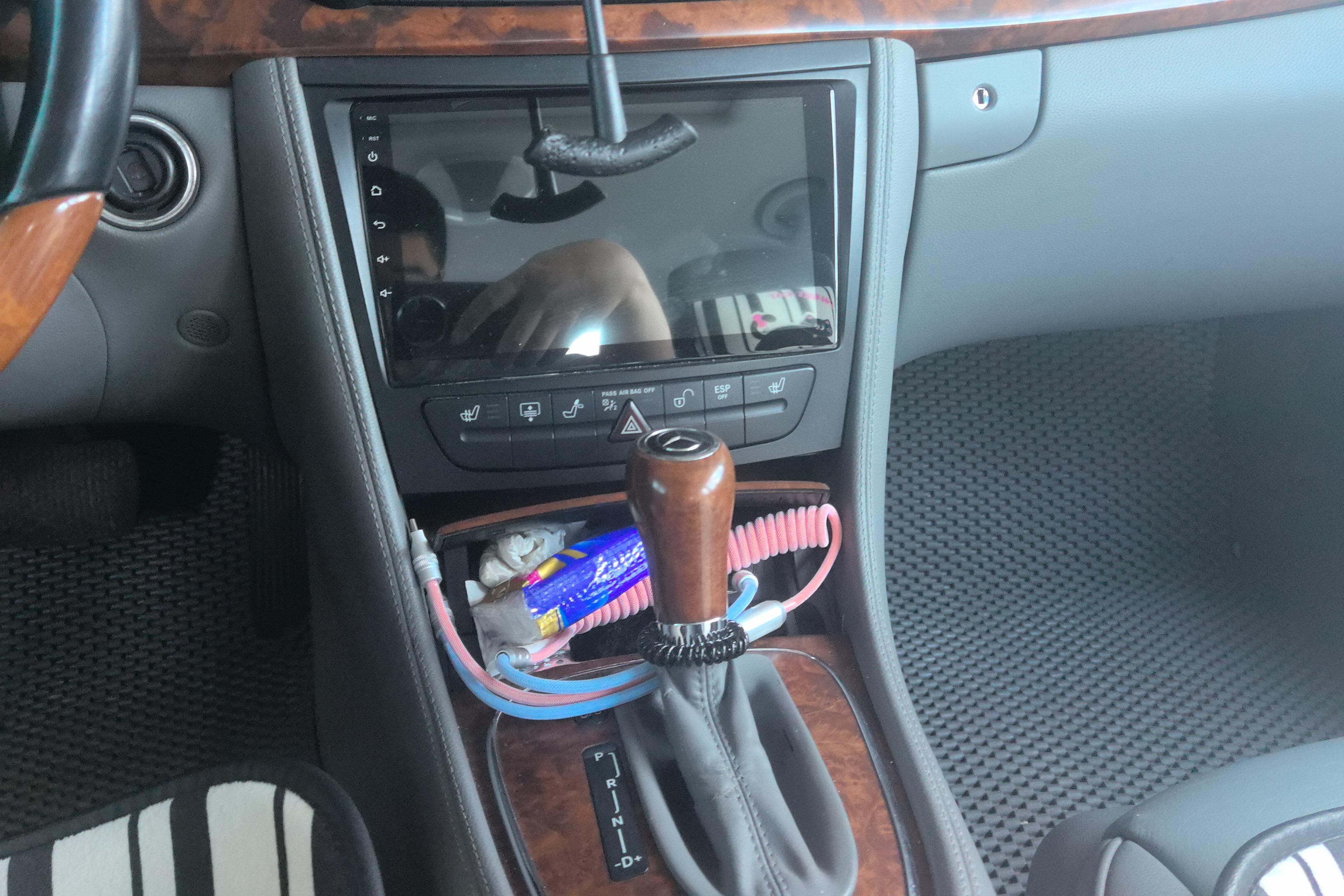 Mercedes-Benz CLS AMG 2010 car image #17