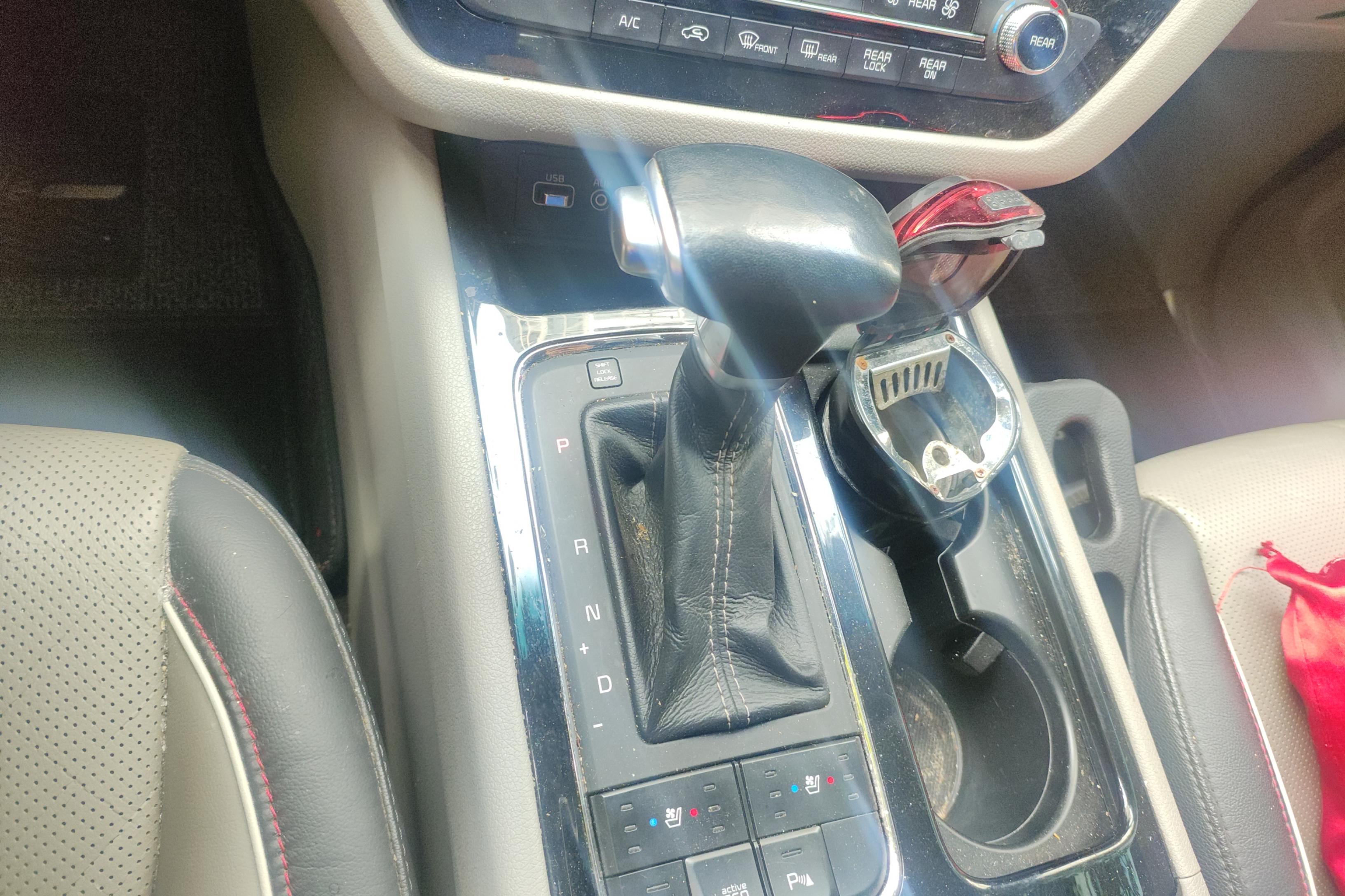 Kia Carnival 2016 изображение автомобиля #17