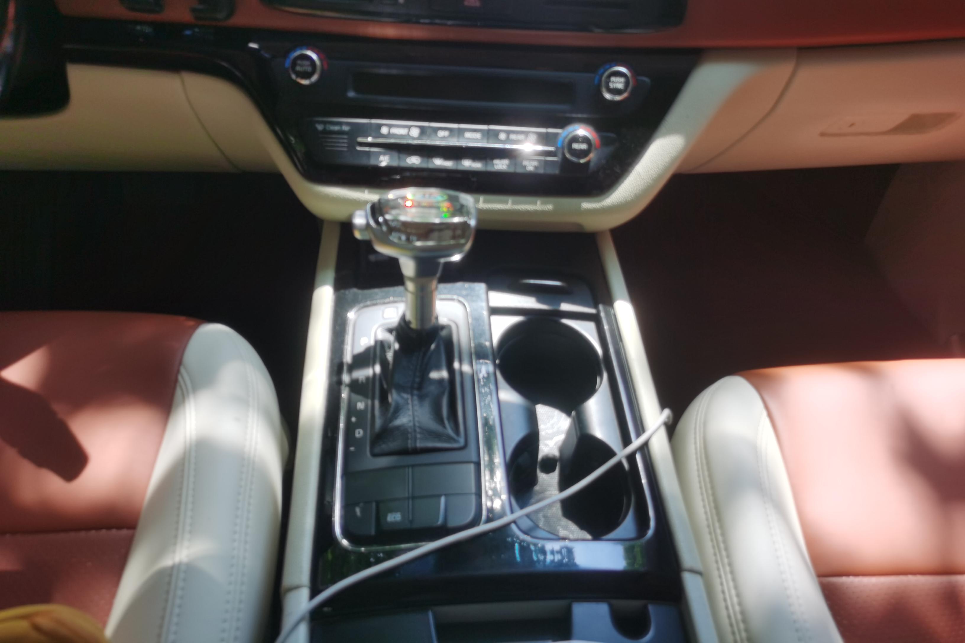 Kia Carnival 2016 изображение автомобиля #17