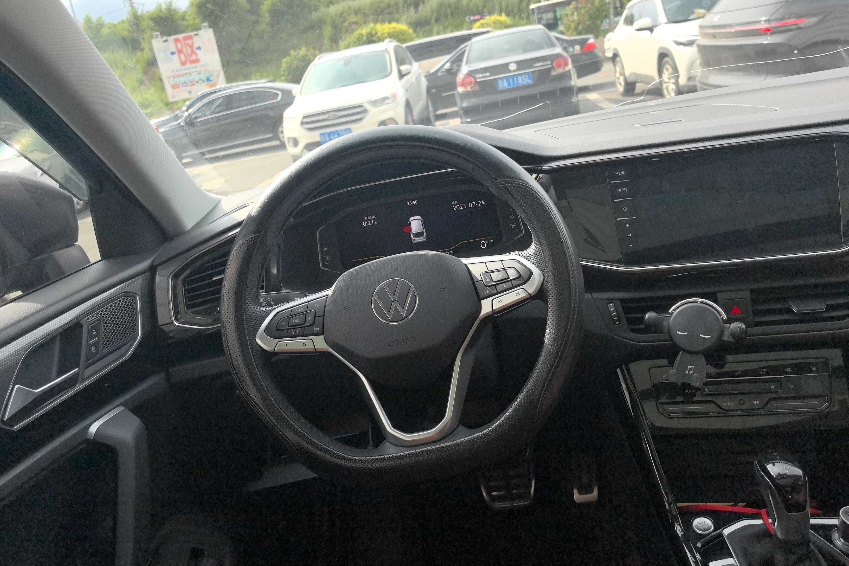 Volkswagen Tayron X 2022 car image #17