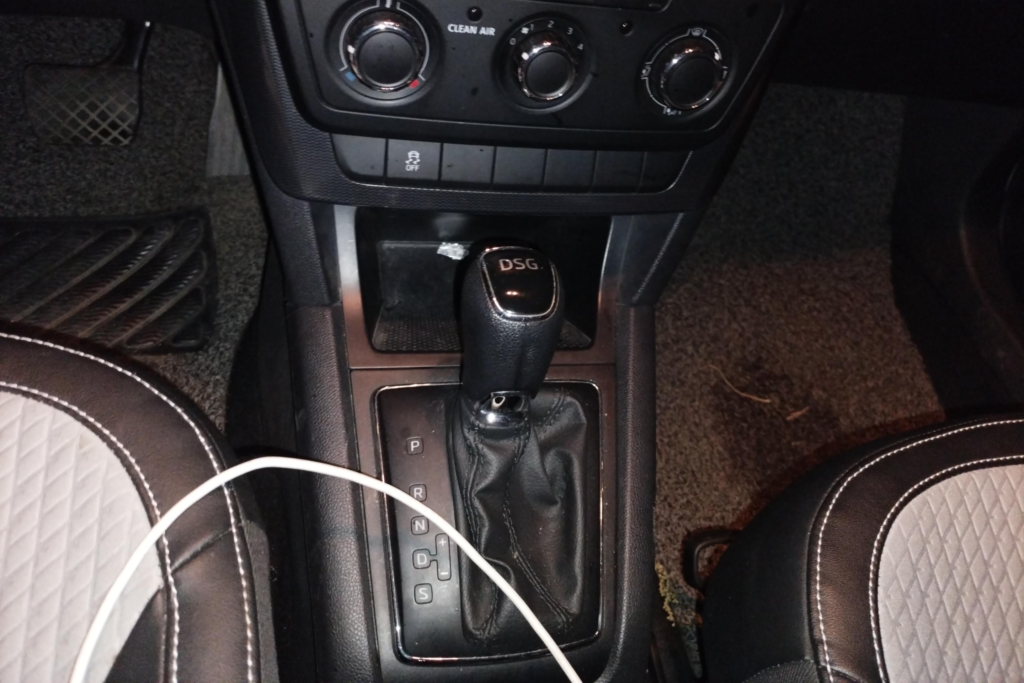 Skoda Yeti 2016 immagine di auto #17