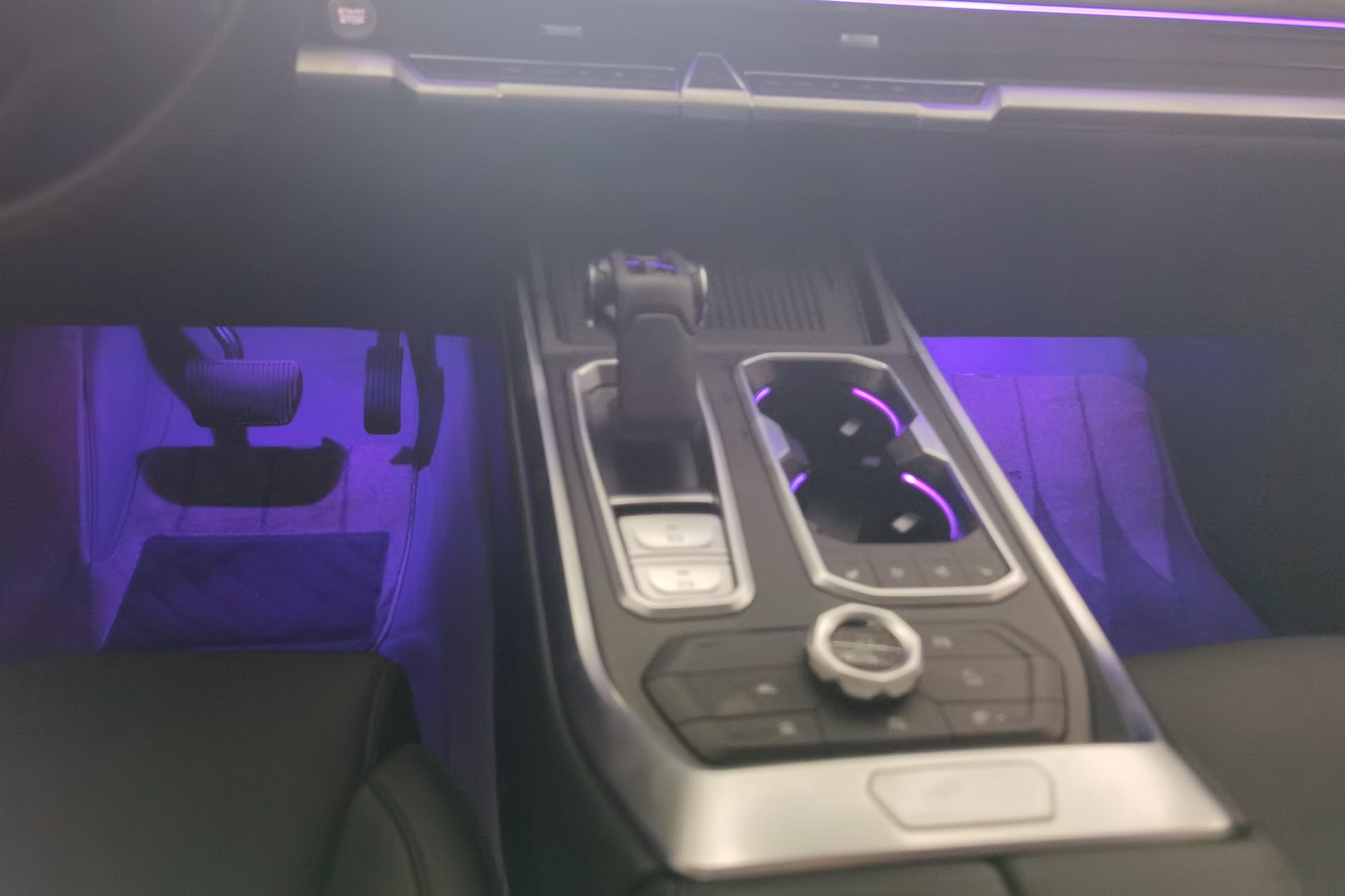 Tank 400 2024 car image #17