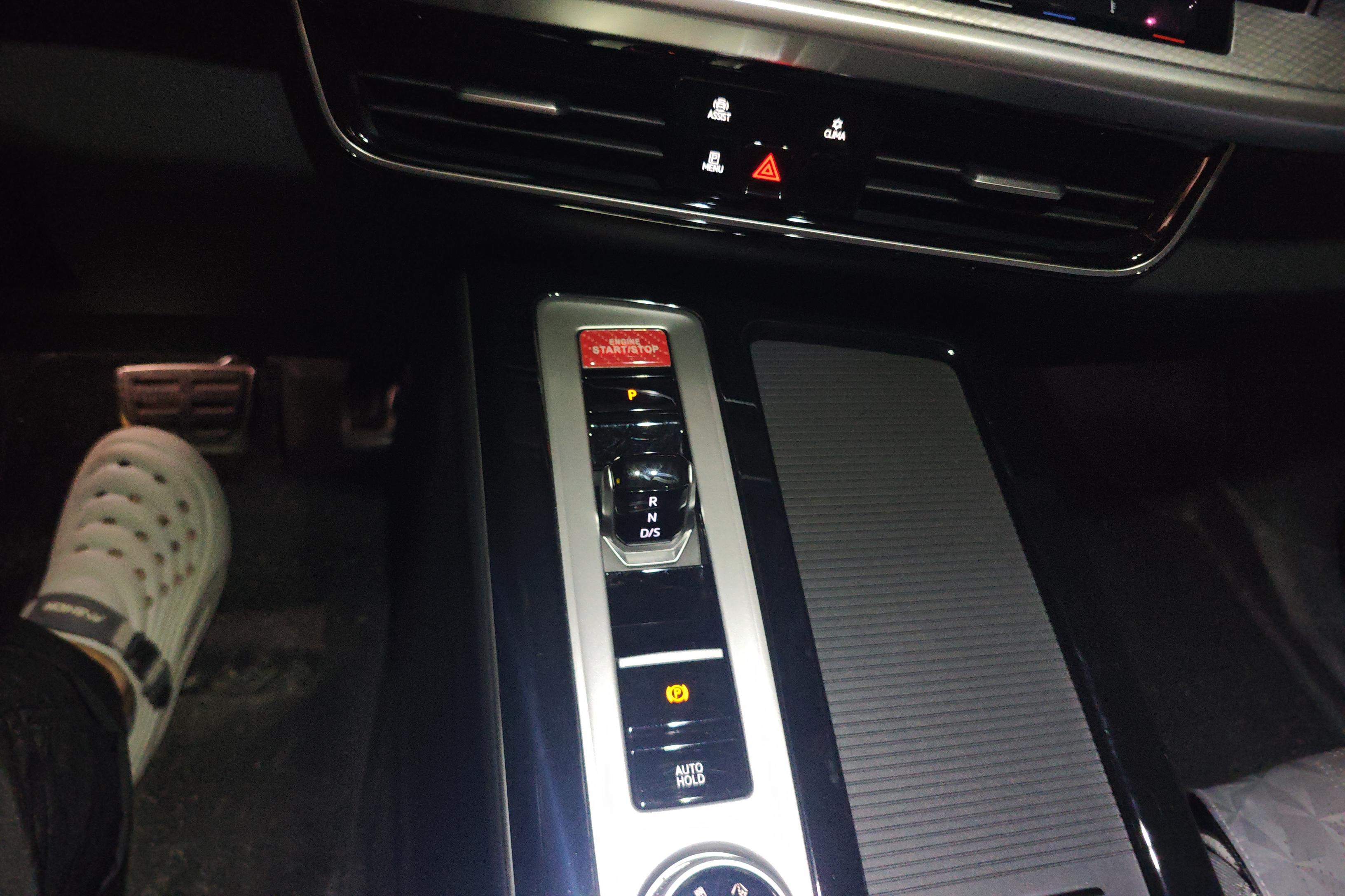 Volkswagen Tavendor 2023 car image #17