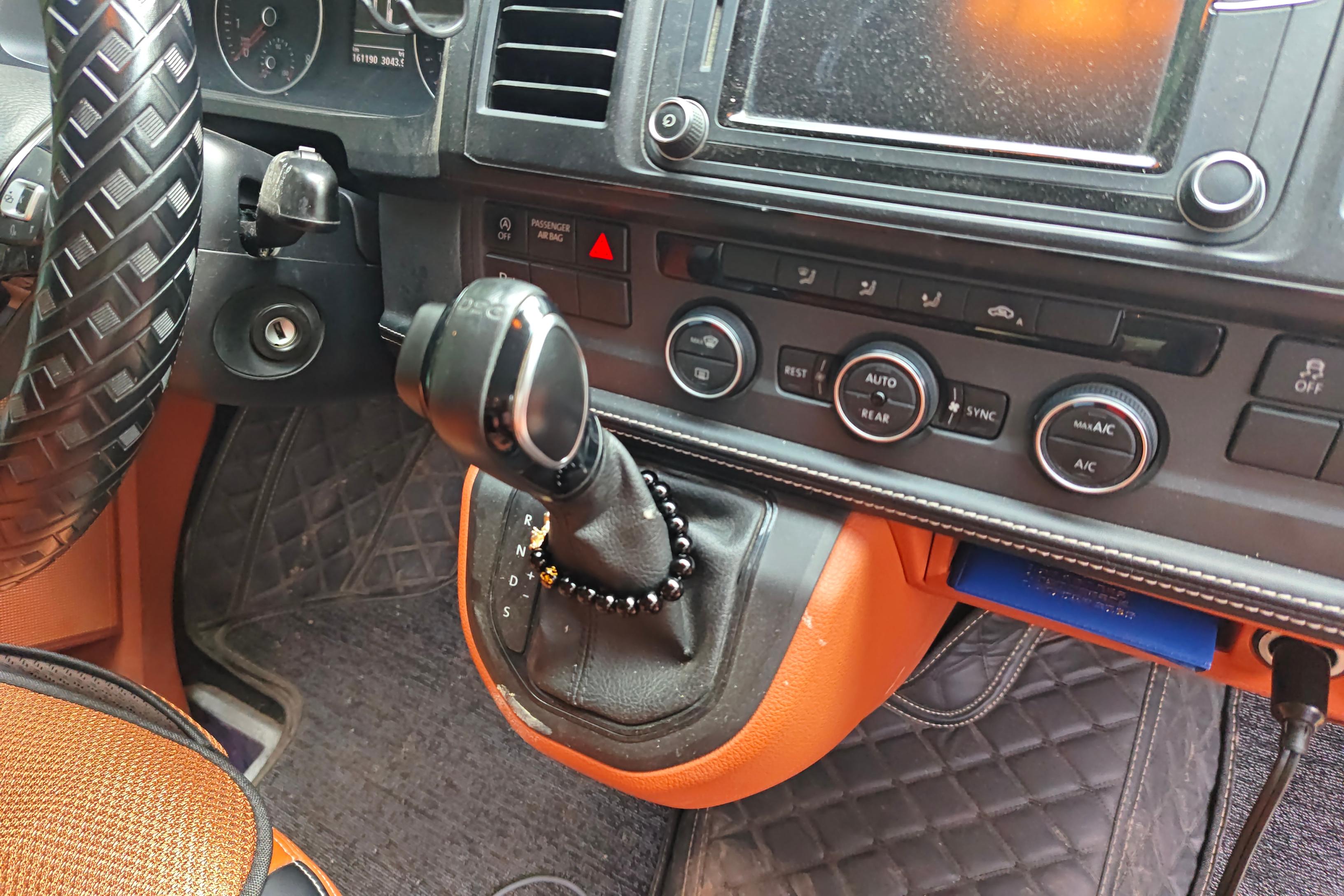 Volkswagen Caravelle 2018 #17 Volkswagen Caravelle 2018 car image #17