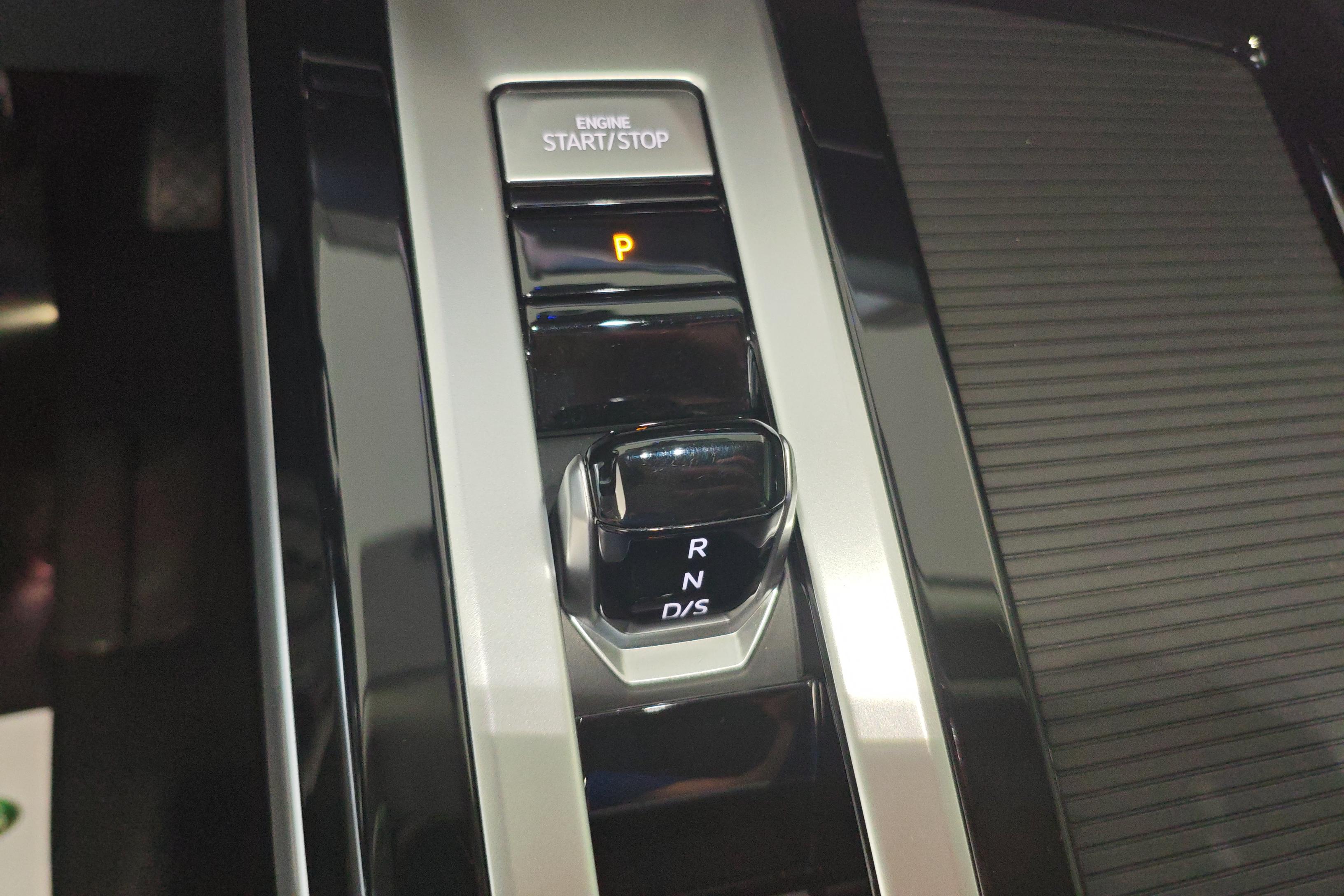 Volkswagen Tavendor 2023 car image #17