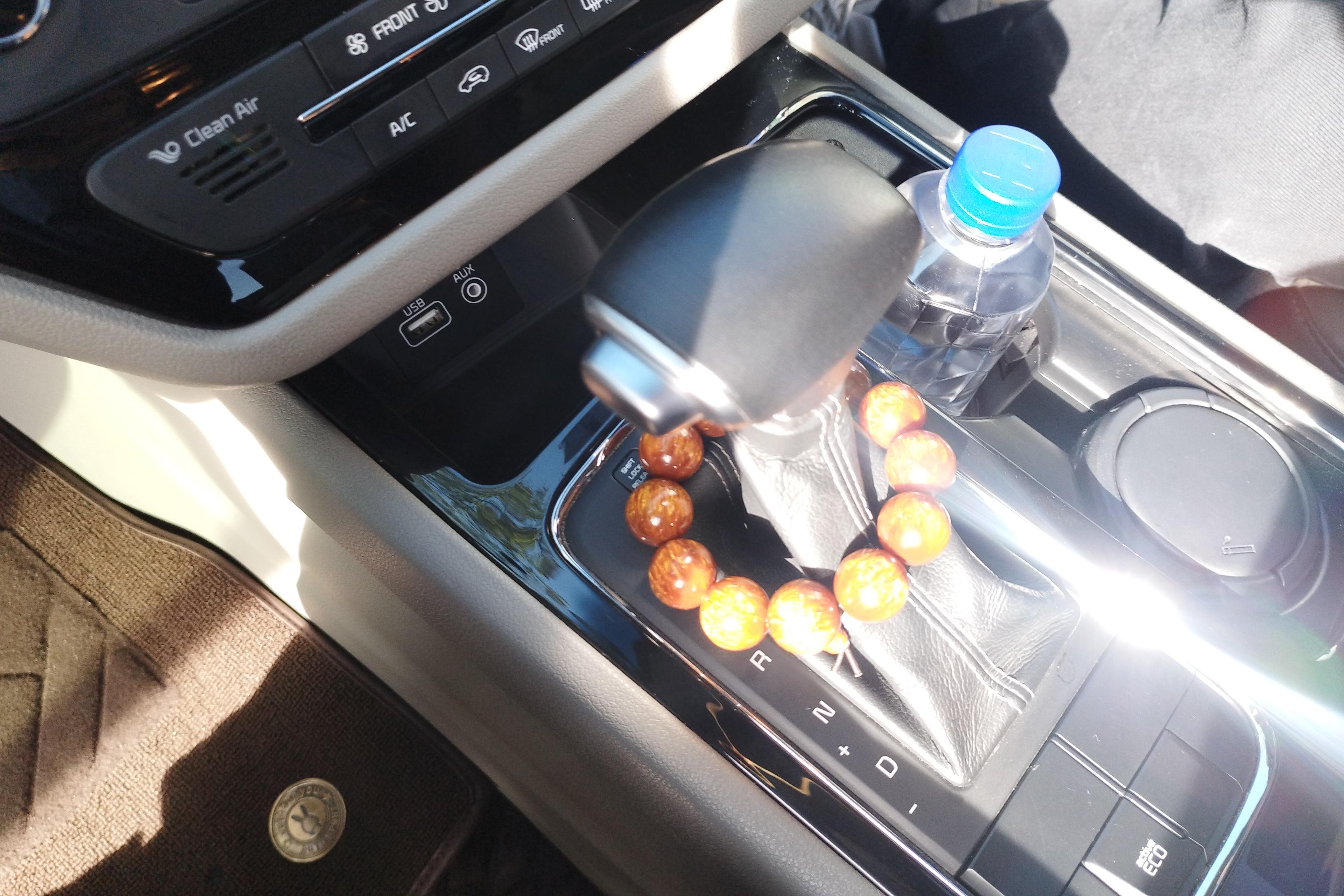 Kia Carnival 2017 изображение автомобиля #17