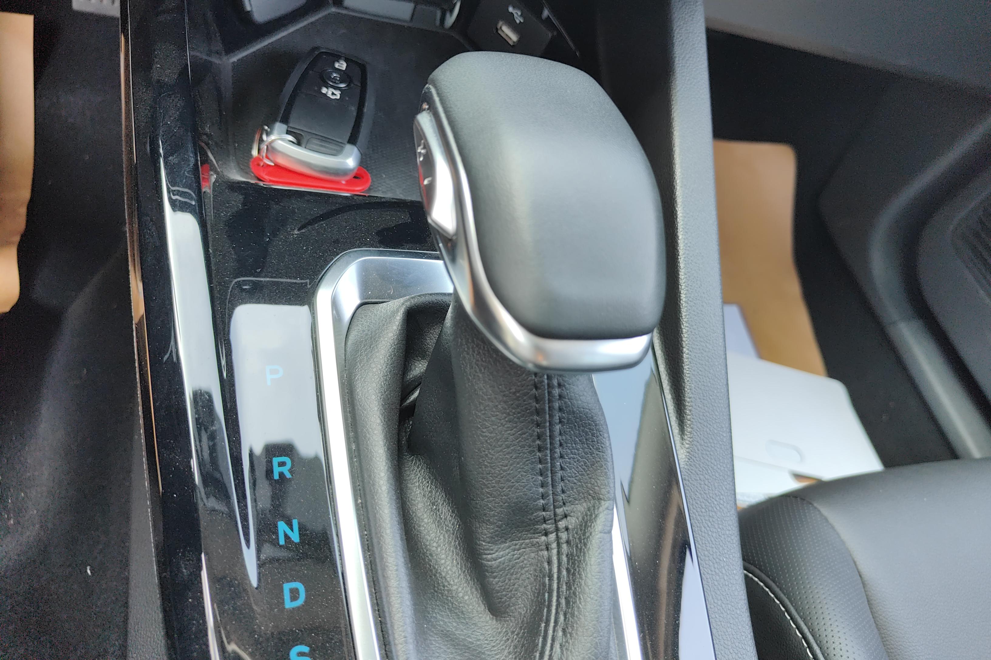 Ford Escort 2022 #17 Ford Escort 2022 car image #17