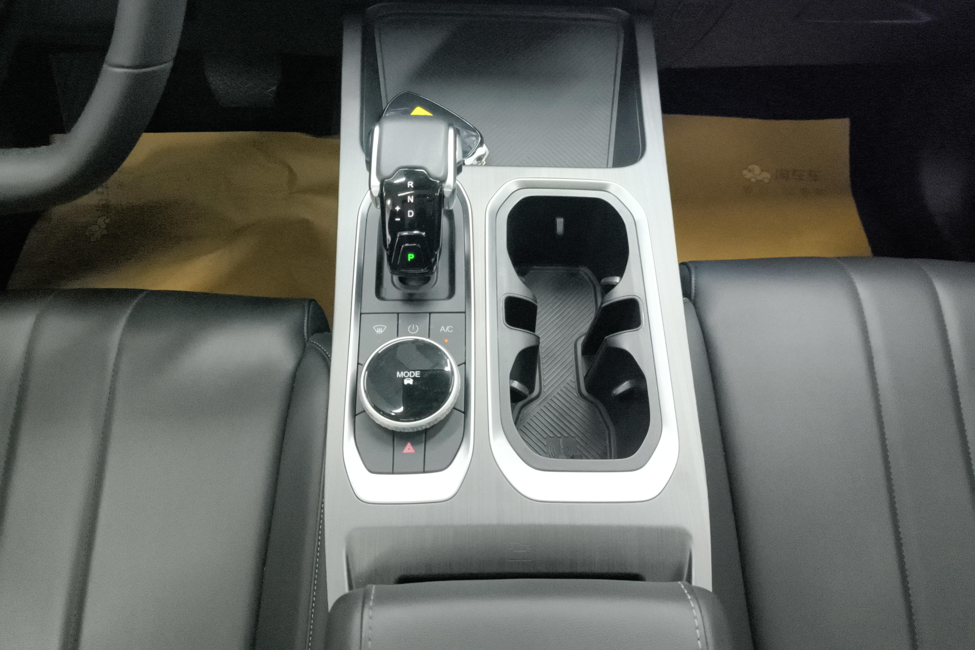 Chery Exploration 06 2024 immagine di auto #17