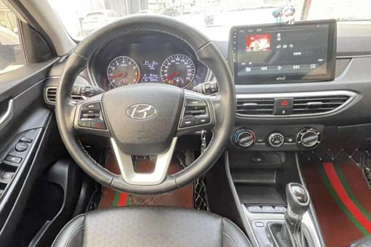 Hyundai Celesta Wagon 2018 #17 Hyundai Celesta Wagon 2018 car image #17