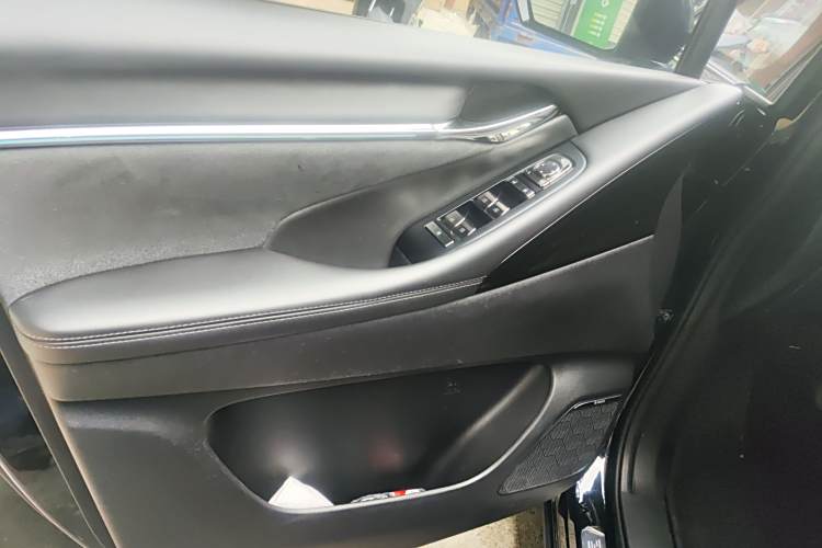 GAC Trumpchi E9 2024 #17 GAC Trumpchi E9 2024 car image #17