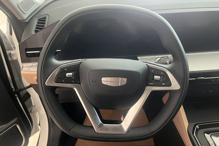 GEELY OkavangoPRO 2023 car image #17