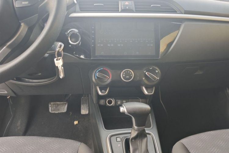 起亚 起亚K2 2017 汽车图片 #17