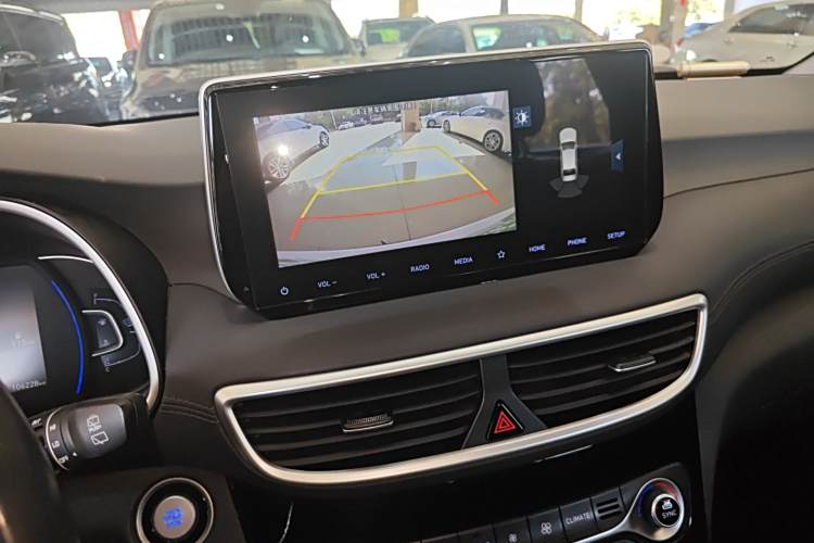 Hyundai Tucson (Imported) 2019 car image #17