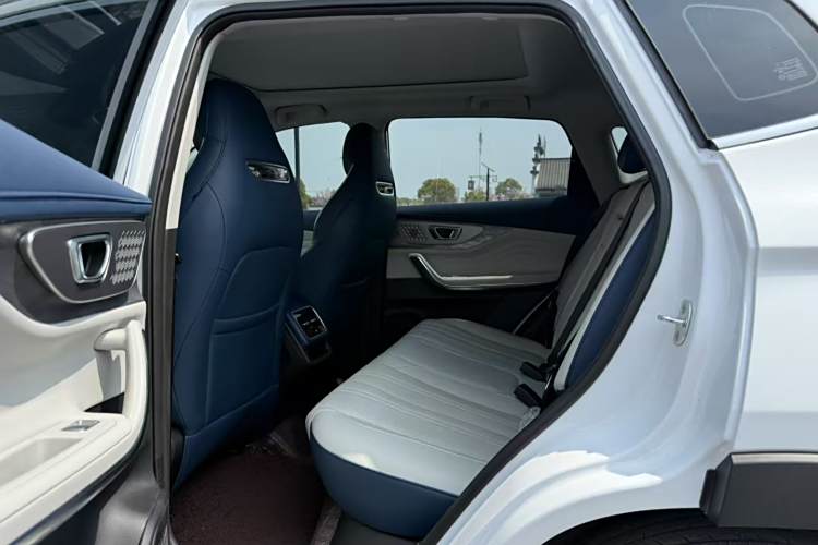 Exceed Chasing Wind C-DM 2023 #17 Exceed Chasing Wind C-DM 2023 car image #17