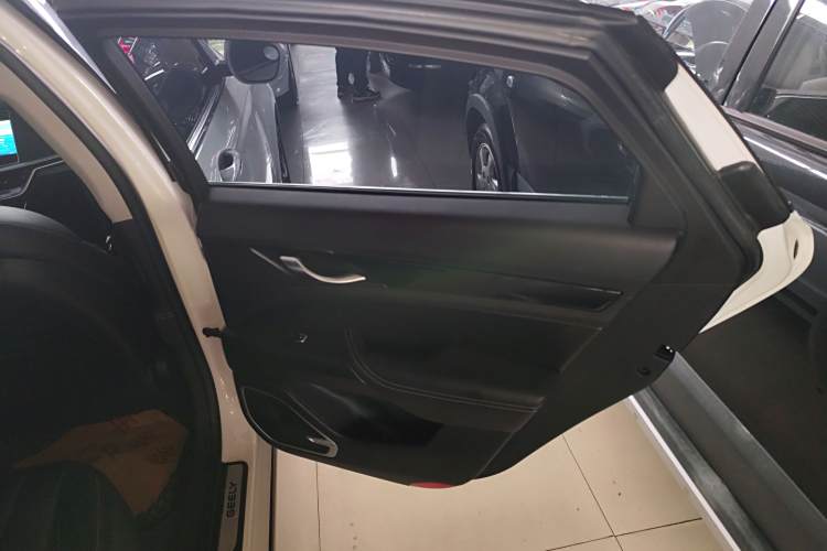 GEELY Ulion New Energy 2021 car image #17