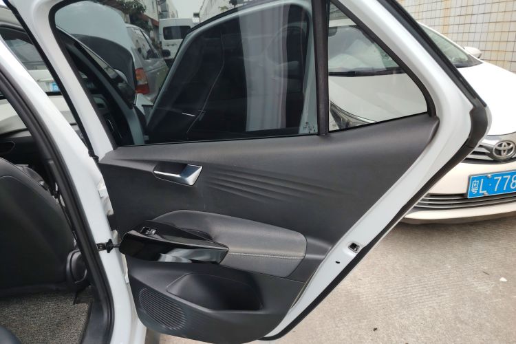 Volkswagen ID.3 2023 #17 Volkswagen ID.3 2023 car image #17