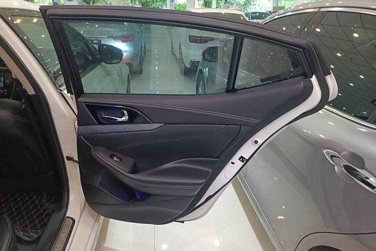 日产 西玛 2018 汽车图片 #17