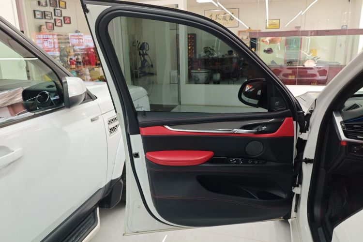 BMW X5 M 2016 car image #17