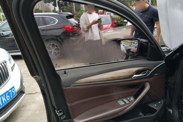 BMW 5 Series New Energy 2019 car image #17