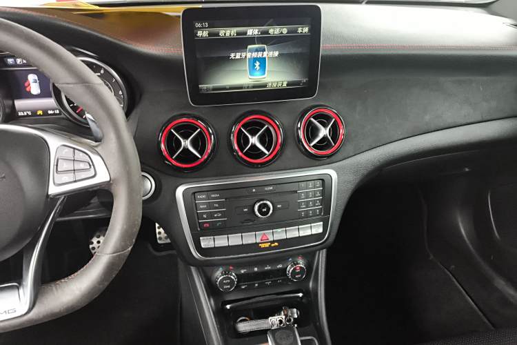 Mercedes-Benz GLA AMG 2019 car image #17