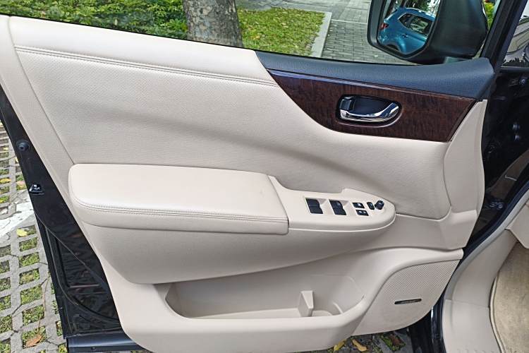 日产 贵士 2016 汽车图片 #17