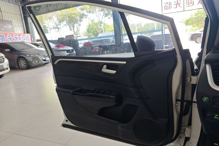 Honda Jade 2017 car image #17