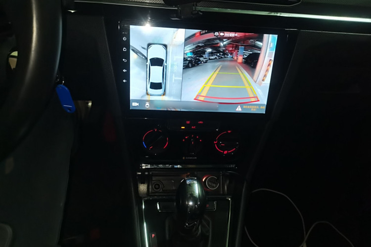 Volkswagen C-Trek 2018 immagine di auto #17