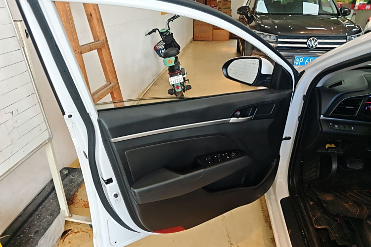 Hyundai Elantra AD 2019 car image #17