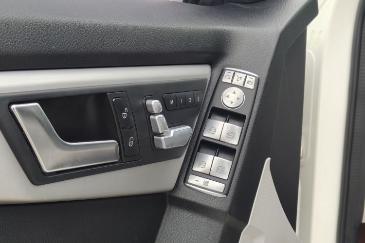 Mercedes-Benz GLK Class 2015 car image #17