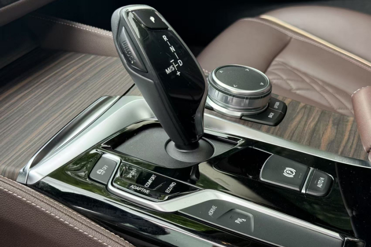 BMW 5 Series New Energy 2018 car image #17