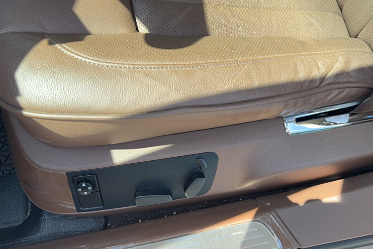 Volkswagen Pheaton 2016 imagen de coche #17
